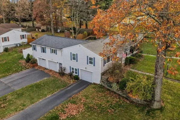 $642,500 | 2 Fairview Drive, Smithfield, RI 02828