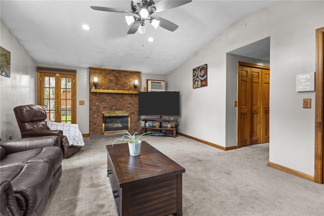 2 Fairview Drive Smithfield, RI 02828 - Photo 17 of 41 Primary bedroom or Living room