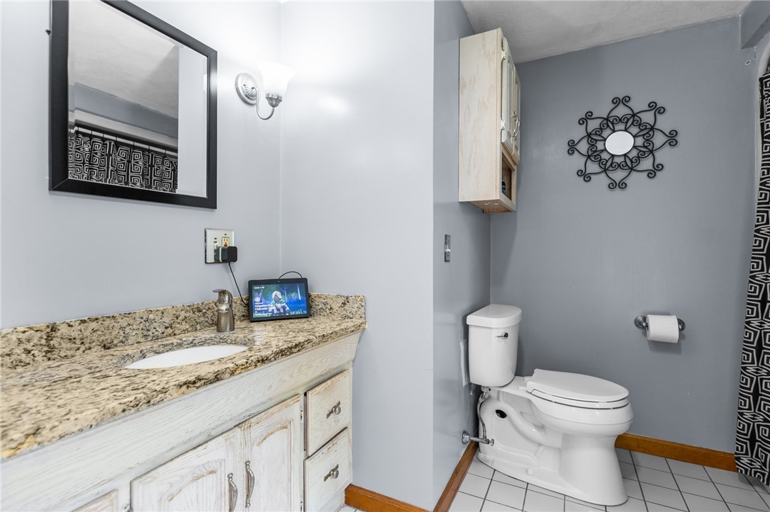 2 Fairview Drive Smithfield, RI 02828 - Photo 19 of 41 Primary bath