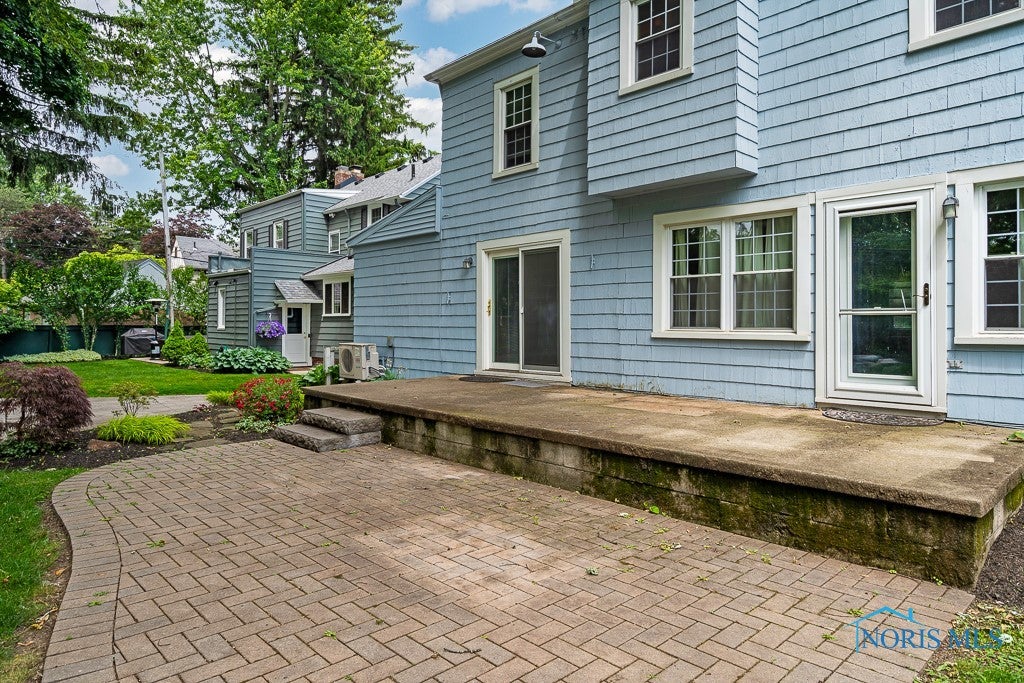 3327 Pelham Road Toledo, OH 43606 - Photo 39 of 42 Rear Patio