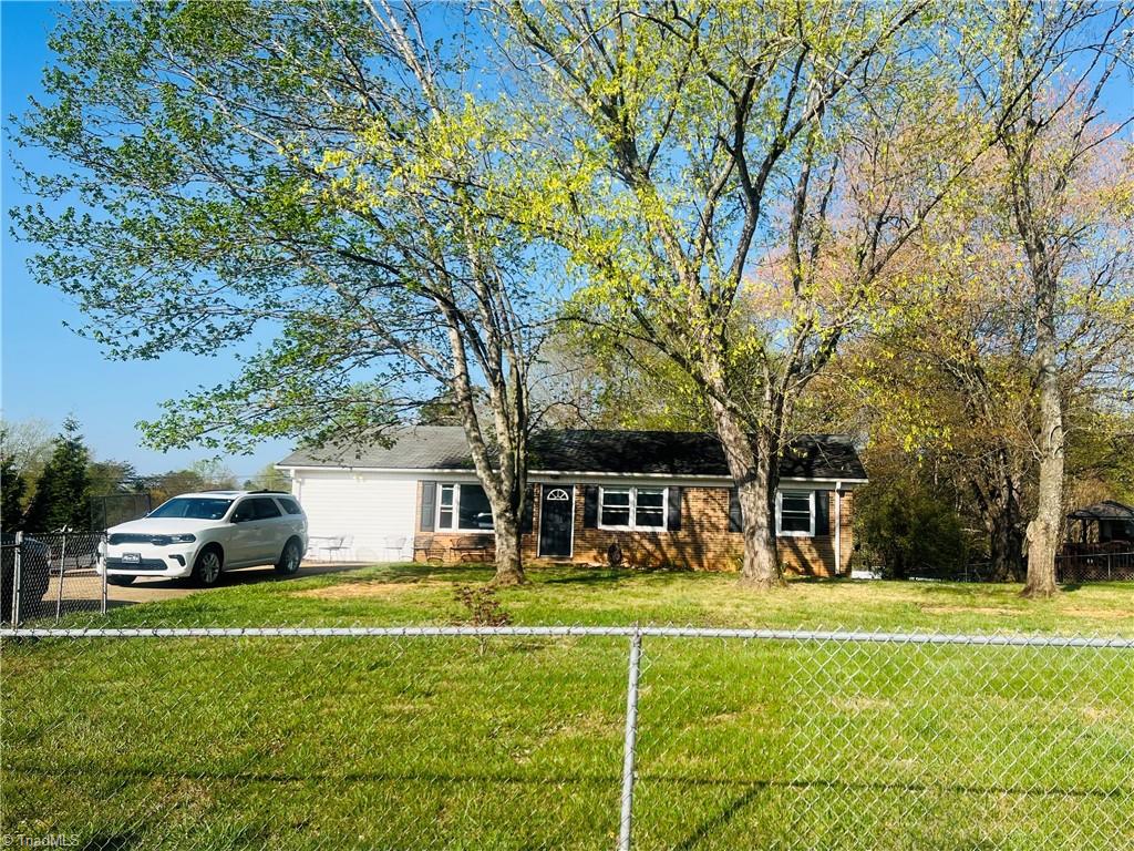 236 Badgett Avenue Mount Airy, NC 27030 - Photo 14 of 19