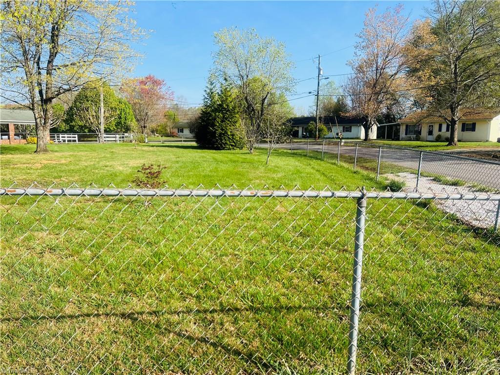 236 Badgett Avenue Mount Airy, NC 27030 - Photo 15 of 19