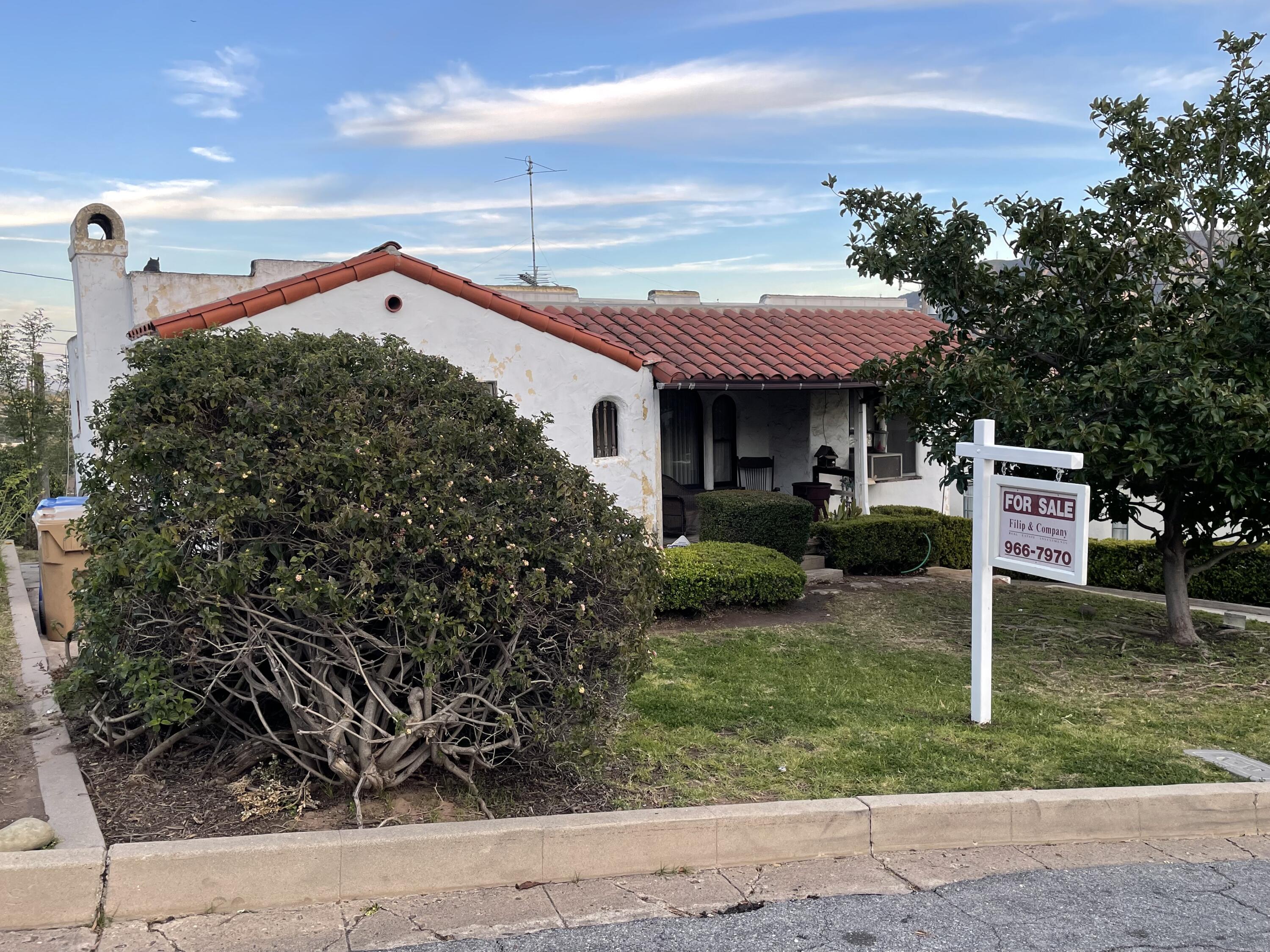 629 North Mill Street Santa Paula, CA 93060 - Photo 1 of 11 a front view of a house with a yard
