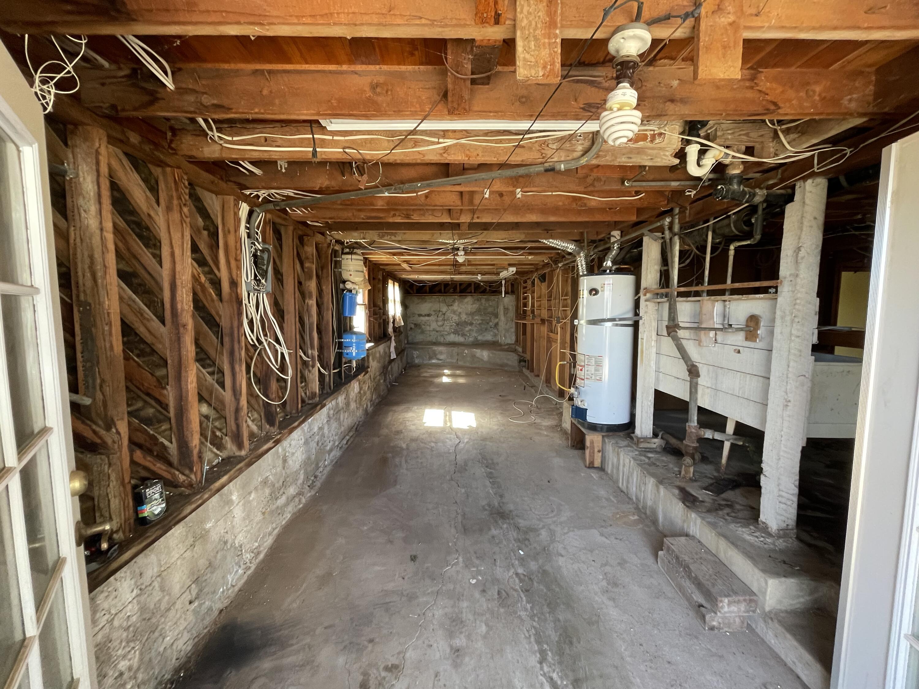 629 North Mill Street Santa Paula, CA 93060 - Photo 10 of 11 a view of entryway
