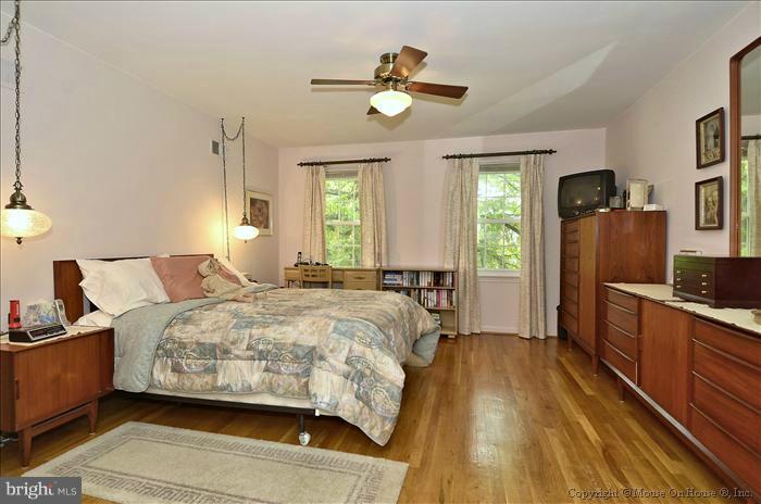321 Stonegate Drive Silver Spring, MD 20905 - Photo 22 of 29 Bedroom (Master)
