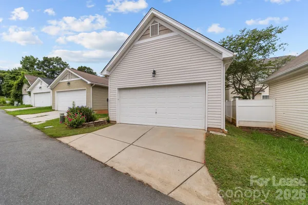 $2,300 | 18714 Coverdale Court, Cornelius, NC 28031