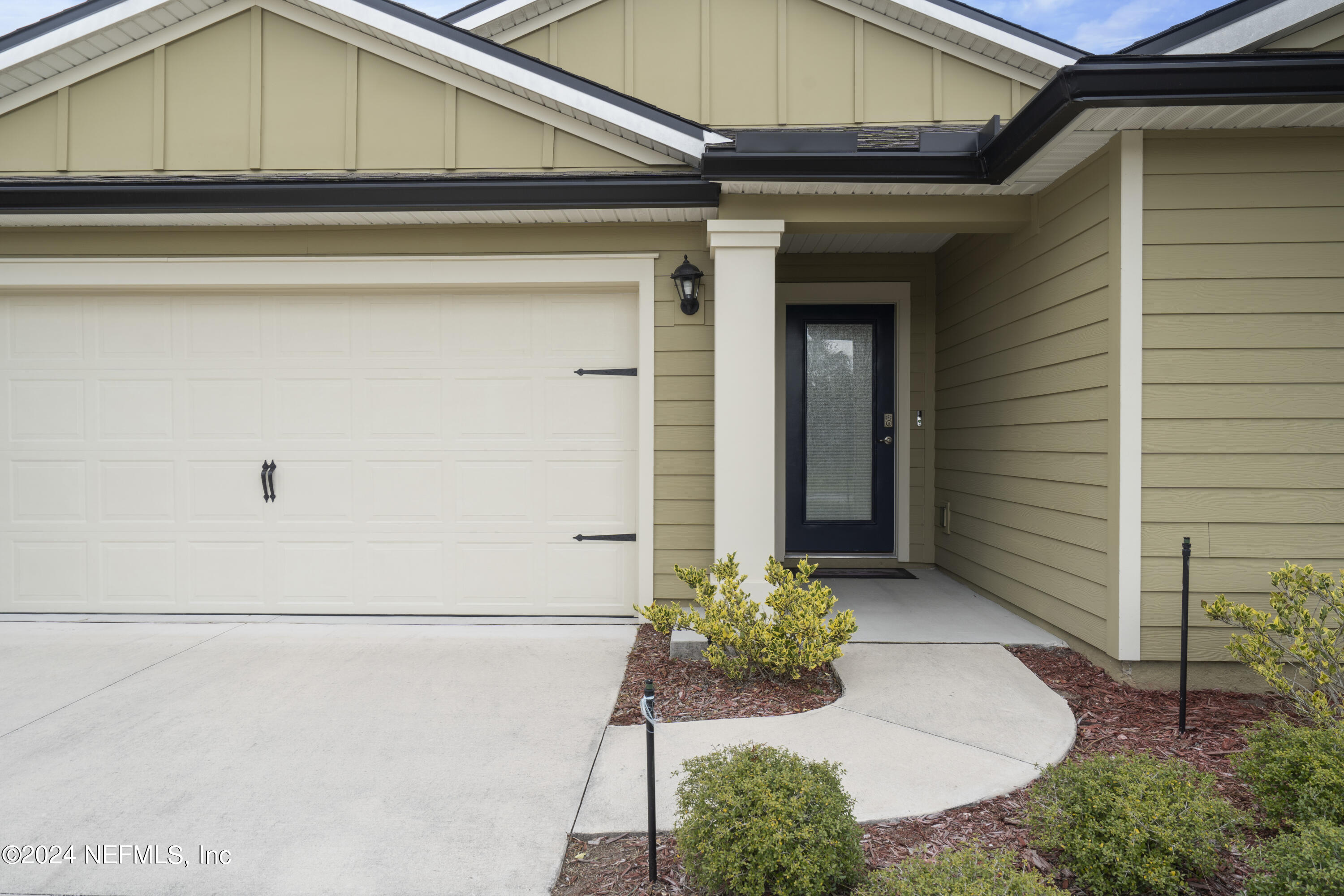 548 Palace Drive St. Augustine, FL 32084 - Photo 10 of 19 a house with a outdoor space
