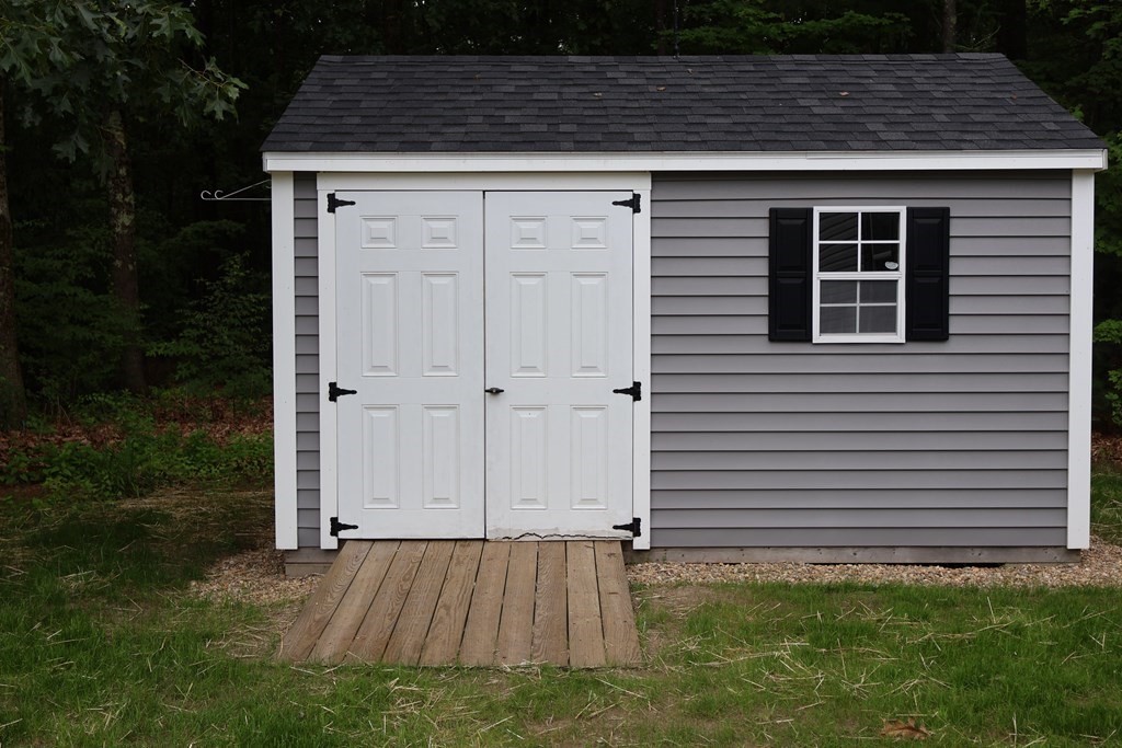 15 2nd Street Merrimac, MA 01860 - Photo 28 of 31 a view of a backyard
