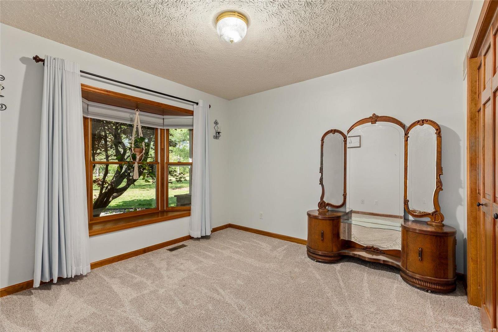 22263 Washer Road Mount Olive, IL 62069 - Photo 17 of 60