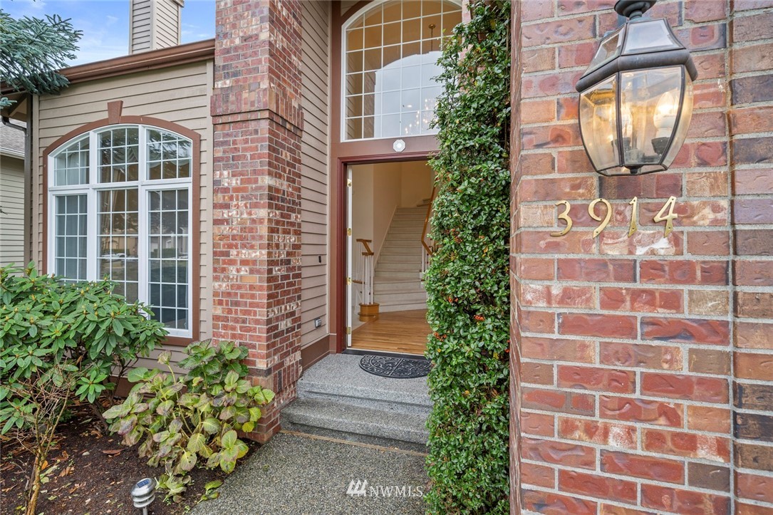 3914 207th Place Southeast Bothell, WA 98021 - Photo 3 of 21 a front view of a house