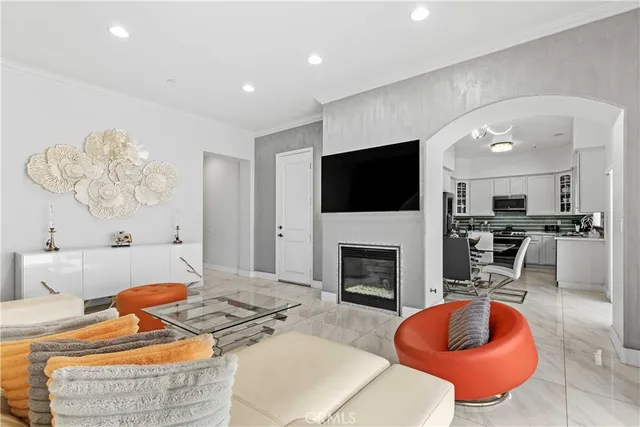 $900,000 | 6920 Valmont Street, Unit 5, Tujunga, CA 91042