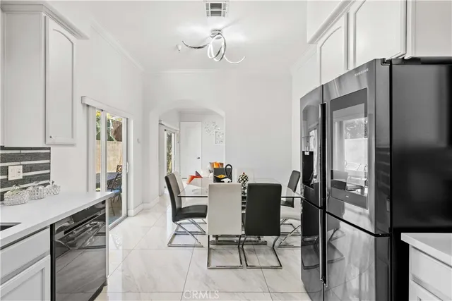 $900,000 | 6920 Valmont Street, Unit 5, Tujunga, CA 91042