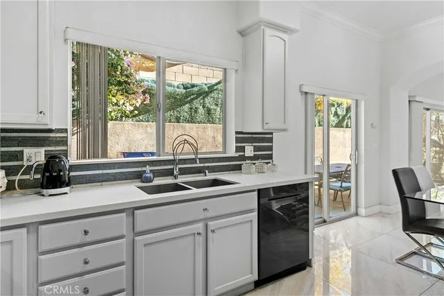 $900,000 | 6920 Valmont Street, Unit 5, Tujunga, CA 91042