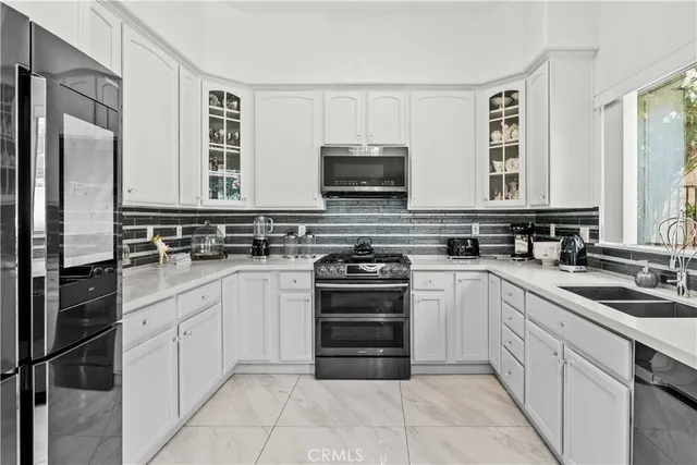 $900,000 | 6920 Valmont Street, Unit 5, Tujunga, CA 91042