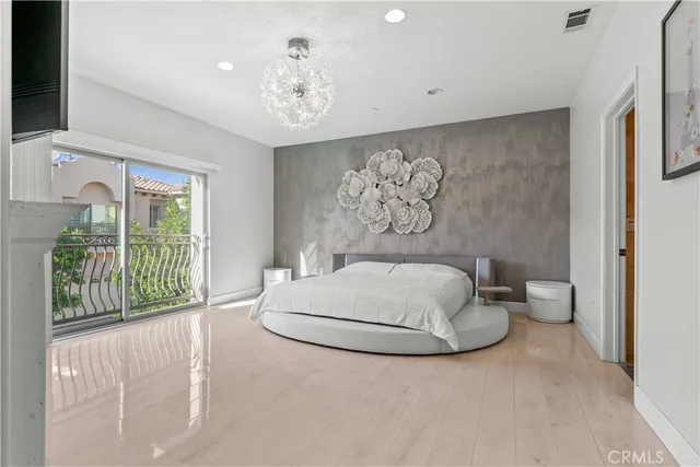 $900,000 | 6920 Valmont Street, Unit 5, Tujunga, CA 91042