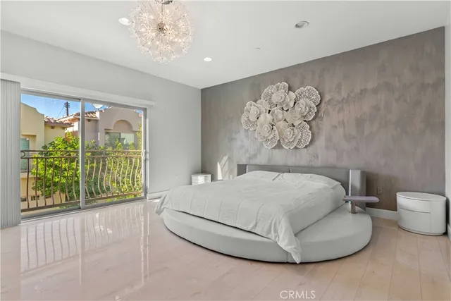 $900,000 | 6920 Valmont Street, Unit 5, Tujunga, CA 91042