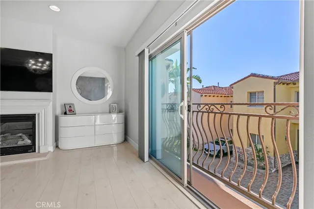 $900,000 | 6920 Valmont Street, Unit 5, Tujunga, CA 91042