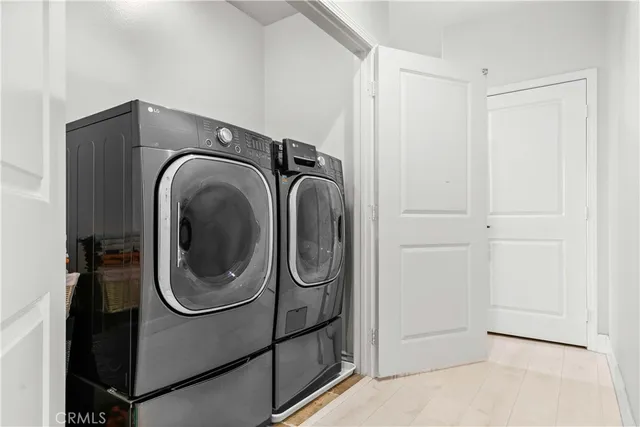 $900,000 | 6920 Valmont Street, Unit 5, Tujunga, CA 91042