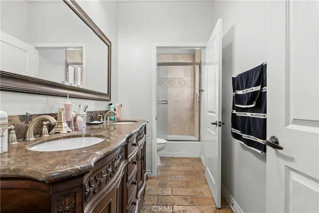 $900,000 | 6920 Valmont Street, Unit 5, Tujunga, CA 91042