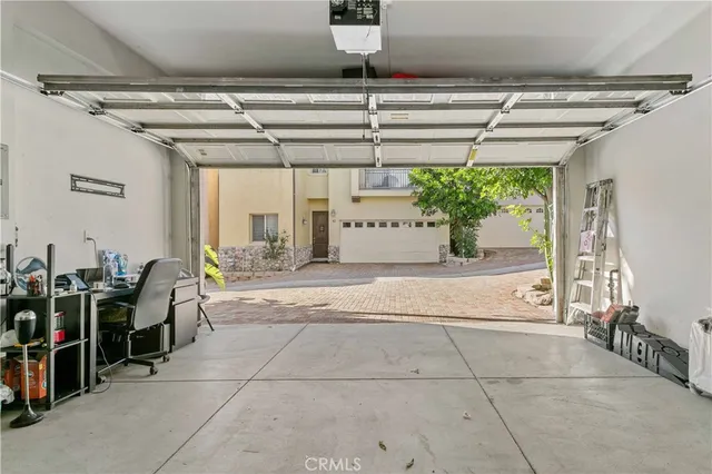 $900,000 | 6920 Valmont Street, Unit 5, Tujunga, CA 91042