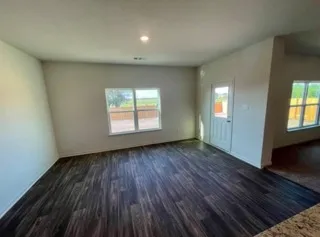 $1,699 | 1049 Riverdale Cove, Jarrell, TX 76537