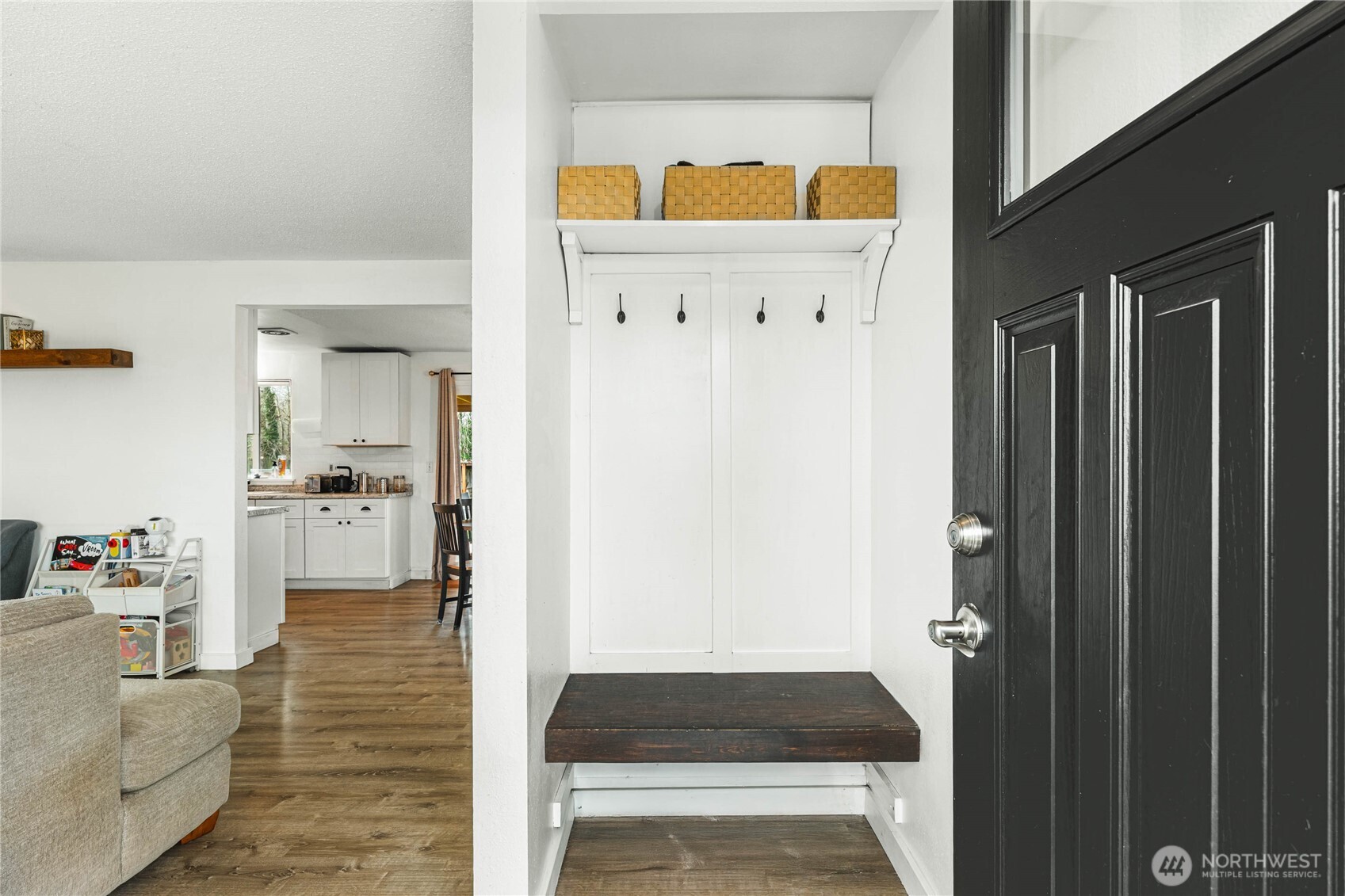 924 9th Street Southwest Puyallup, WA 98371 - Photo 6 of 38 a view of living room