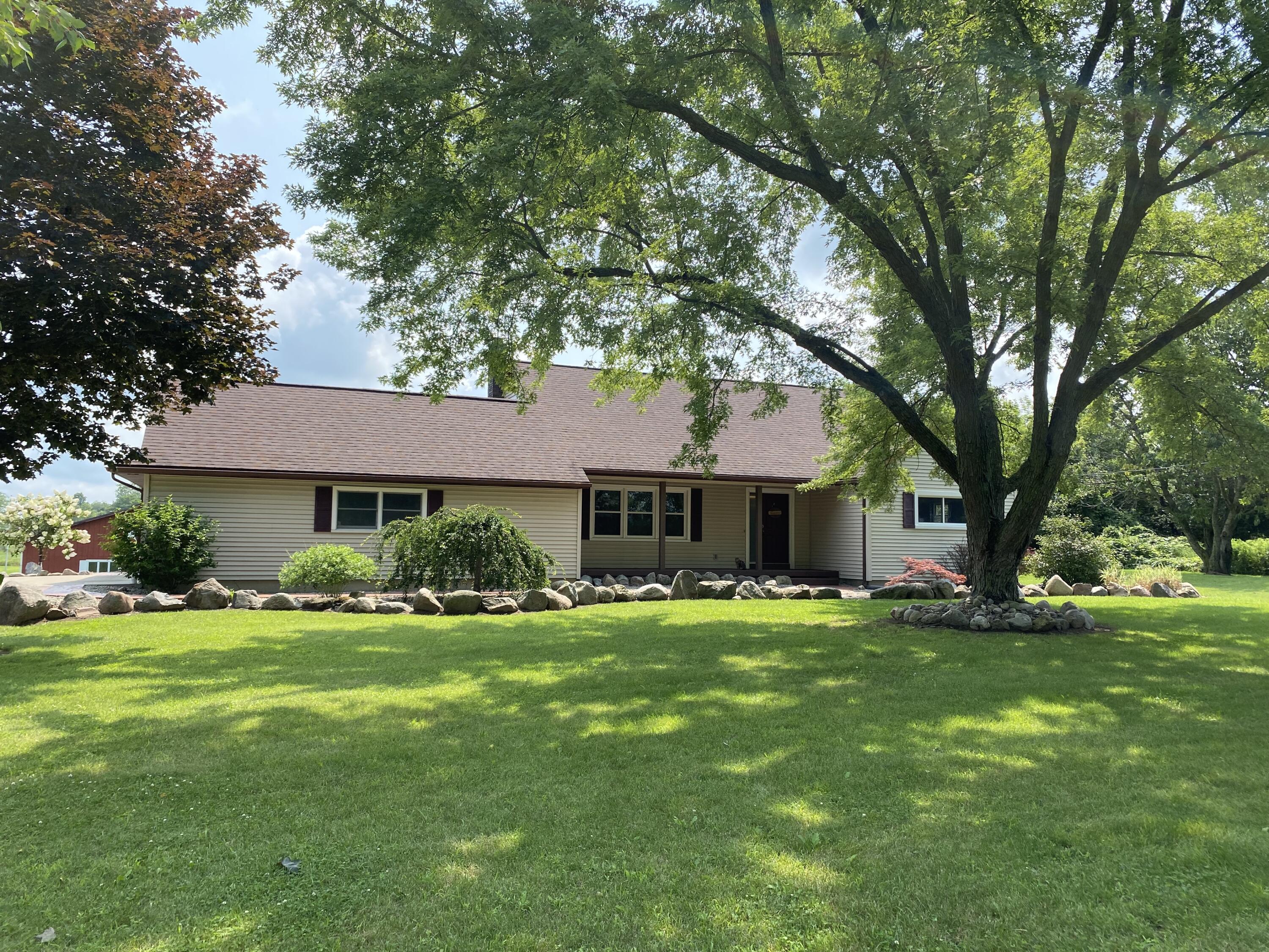 1035 Tripp Road Osseo, MI 49266 - Photo 1 of 29 IMG_5674