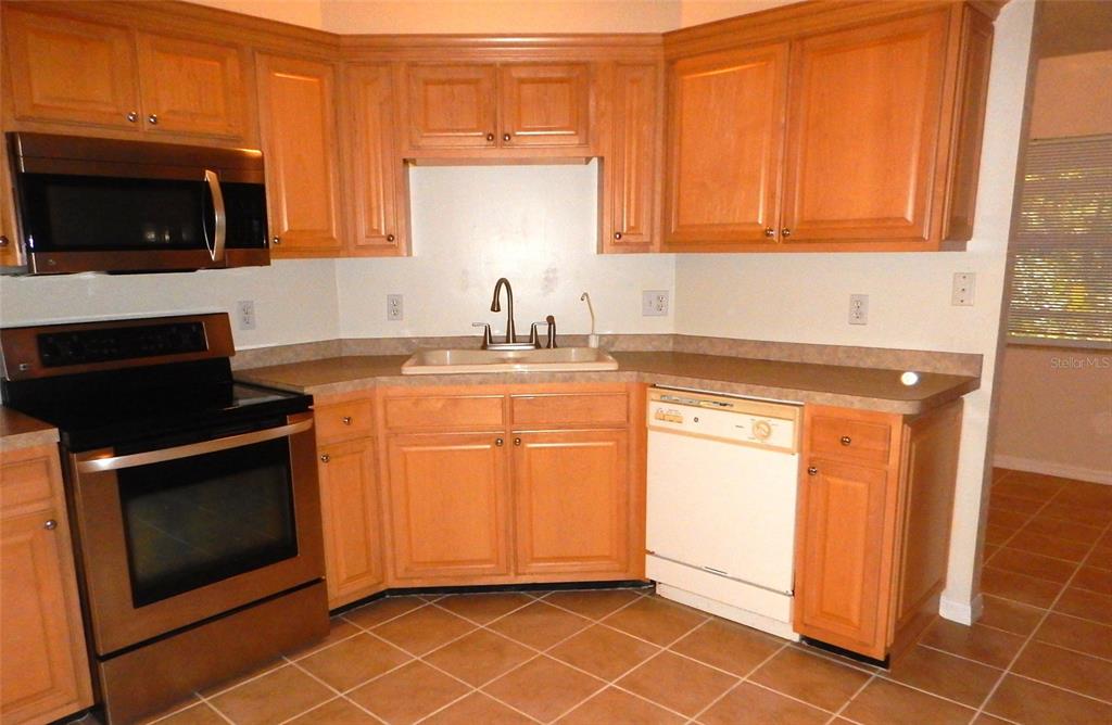 4981 Southwest 17th Terrace Gainesville, FL 32608 - Photo 5 of 21