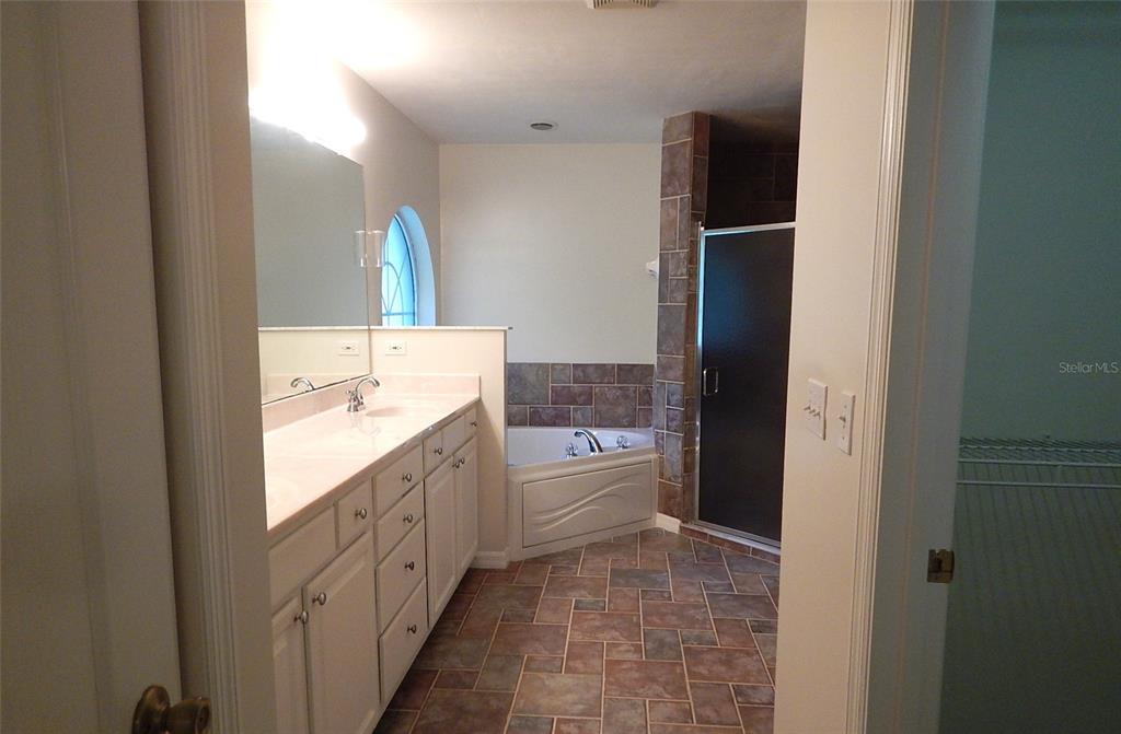 4981 Southwest 17th Terrace Gainesville, FL 32608 - Photo 9 of 21