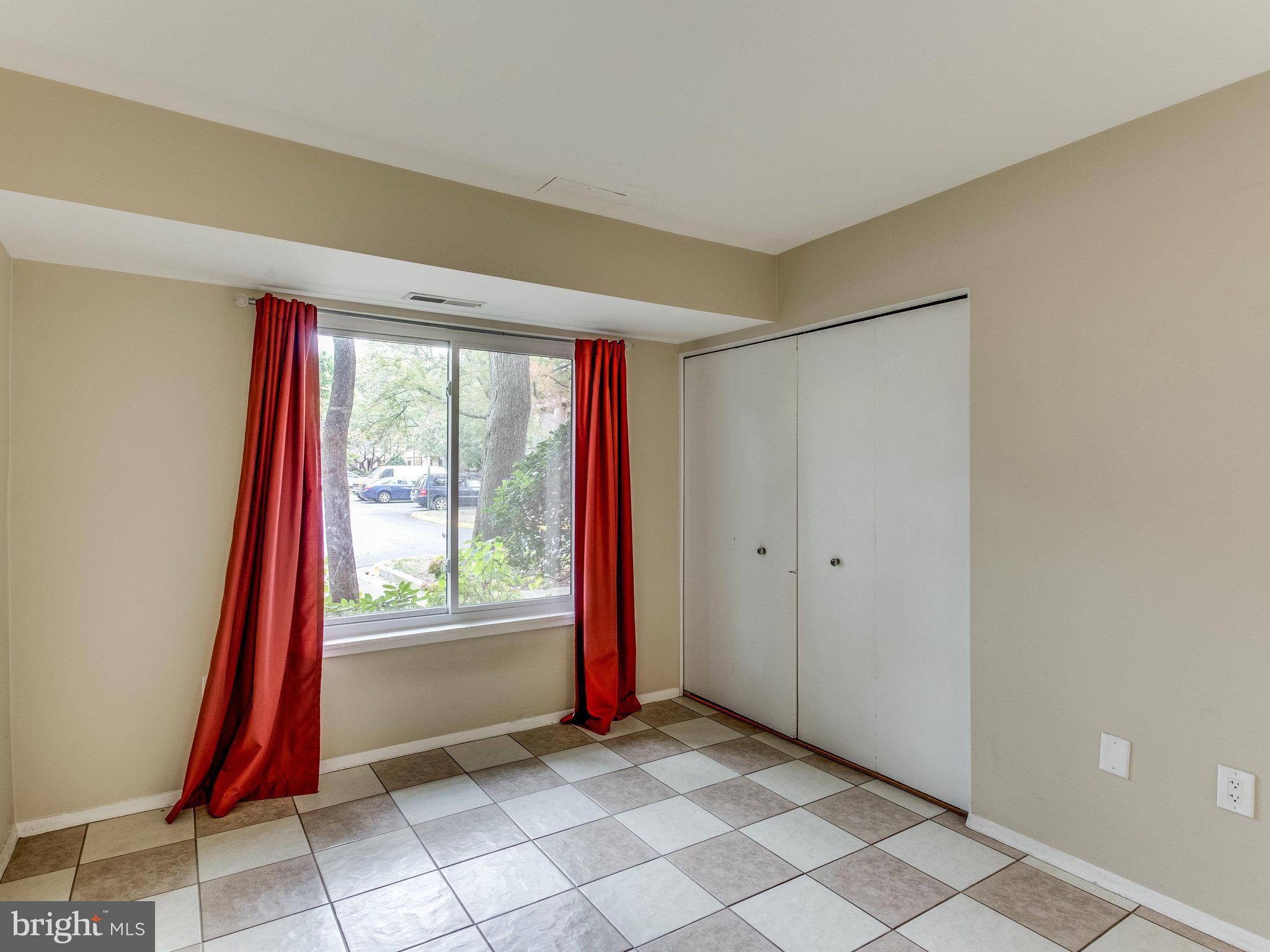 1827 Ivy Oak Square Reston, VA 20190 - Photo 14 of 30 Breakfast Area