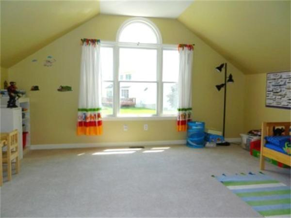 77 Robert Road Marlborough, MA 01752 - Photo 15 of 25 Gallery Image 15