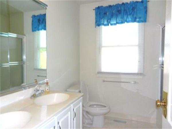 77 Robert Road Marlborough, MA 01752 - Photo 19 of 25 Gallery Image 19