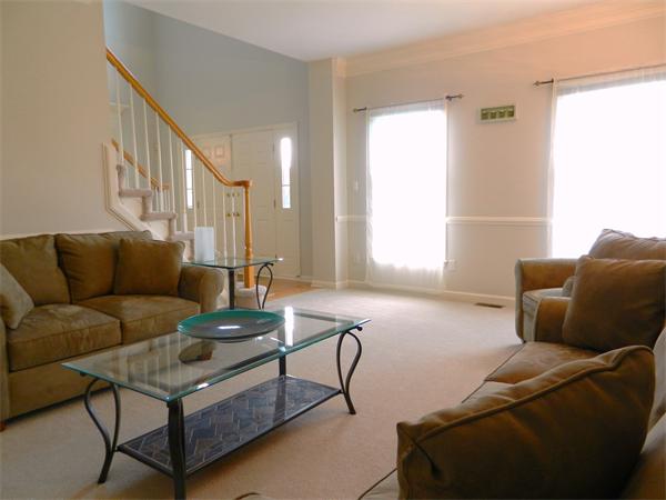 77 Robert Road Marlborough, MA 01752 - Photo 8 of 25 Gallery Image 8