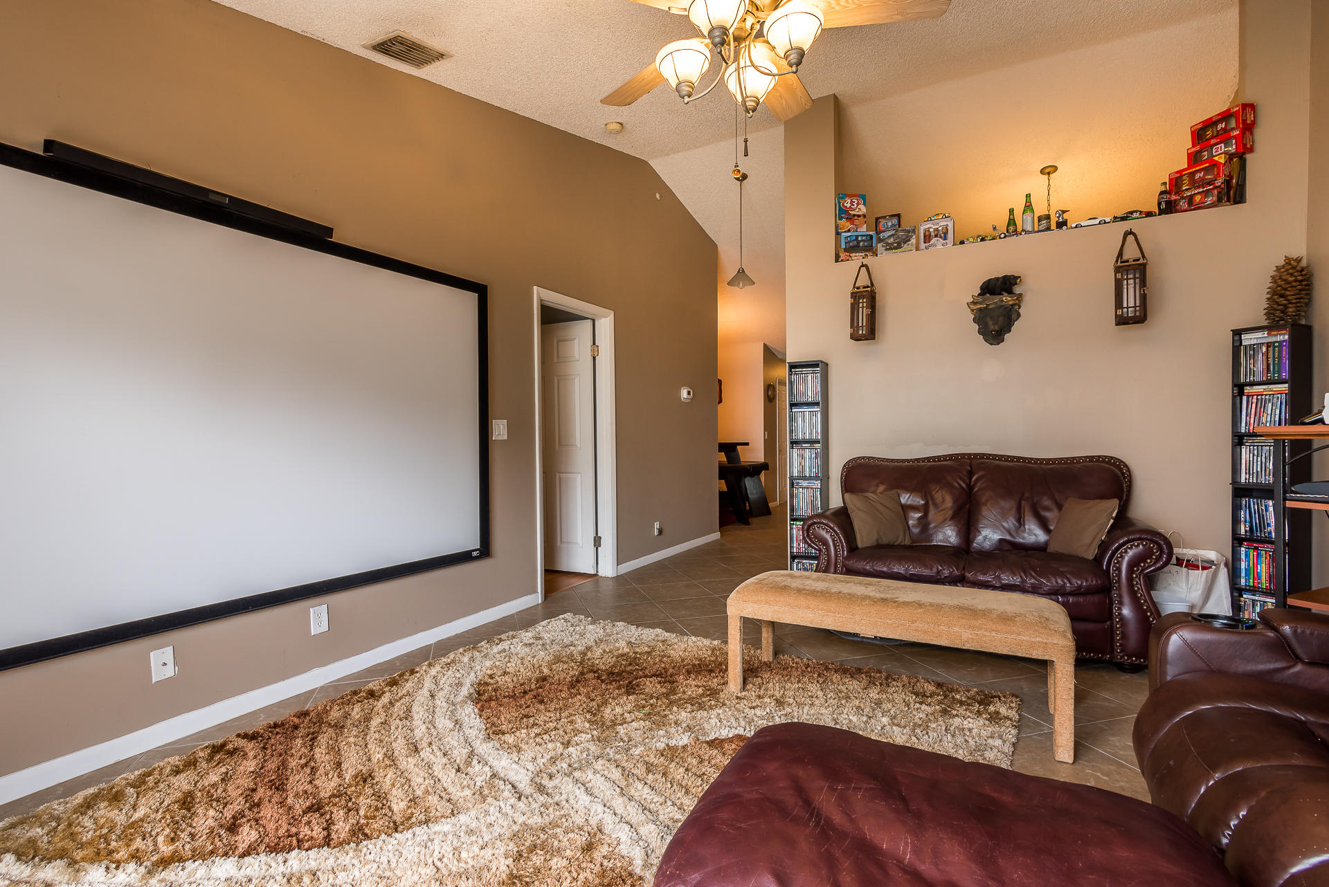 4491 Feivel Road, Unit 43 West Palm Beach, FL 33417 - Photo 5 of 12 Living Area