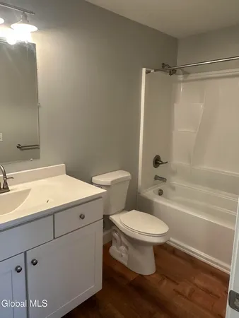 $2,300 | 2011 Rdg Mnr Court, Niskayuna, NY 12309