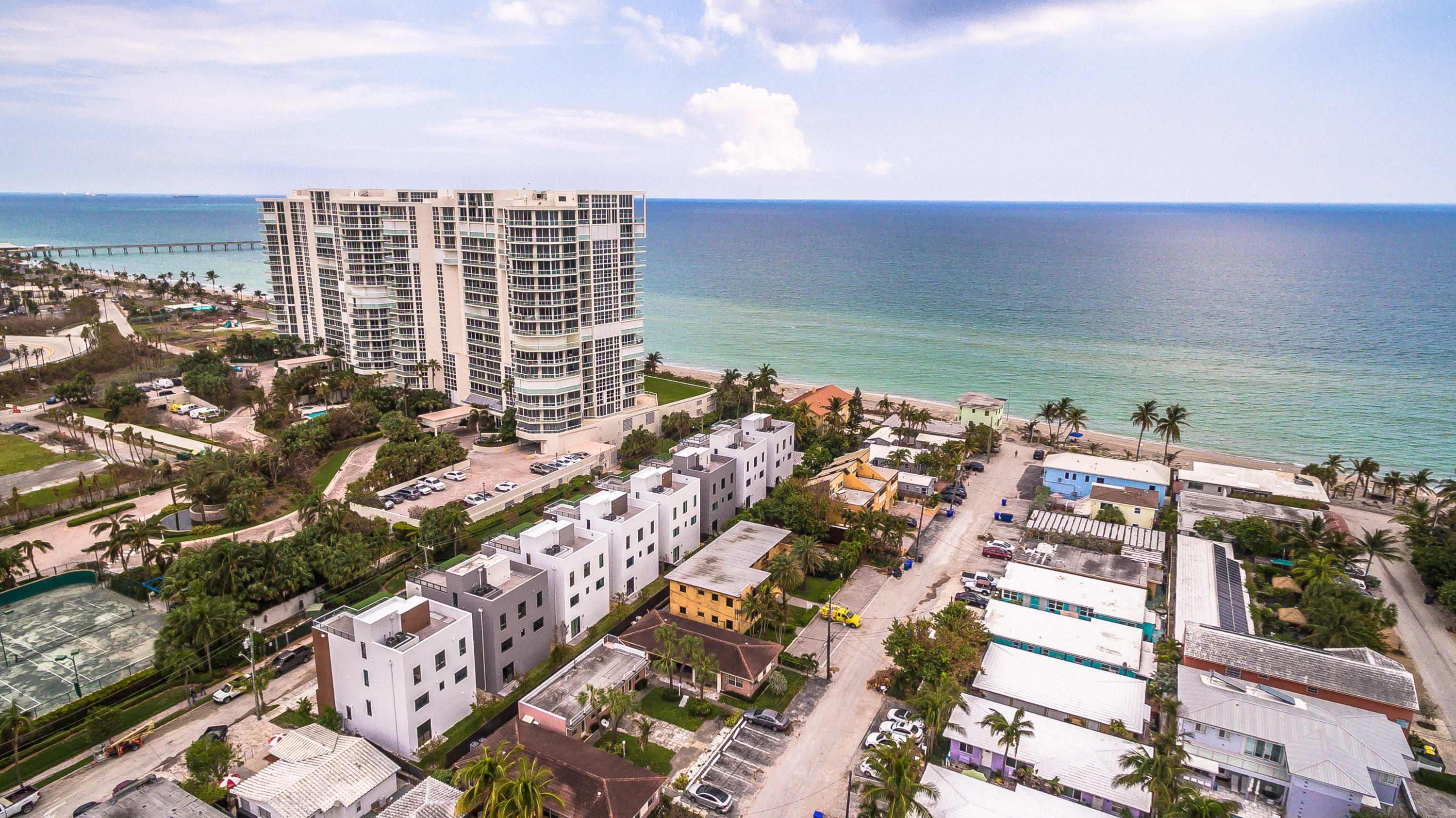 340 Balboa Street Hollywood, FL 33019 - Photo 1 of 112 340 Balboa St Hollywood FL-print-133-122