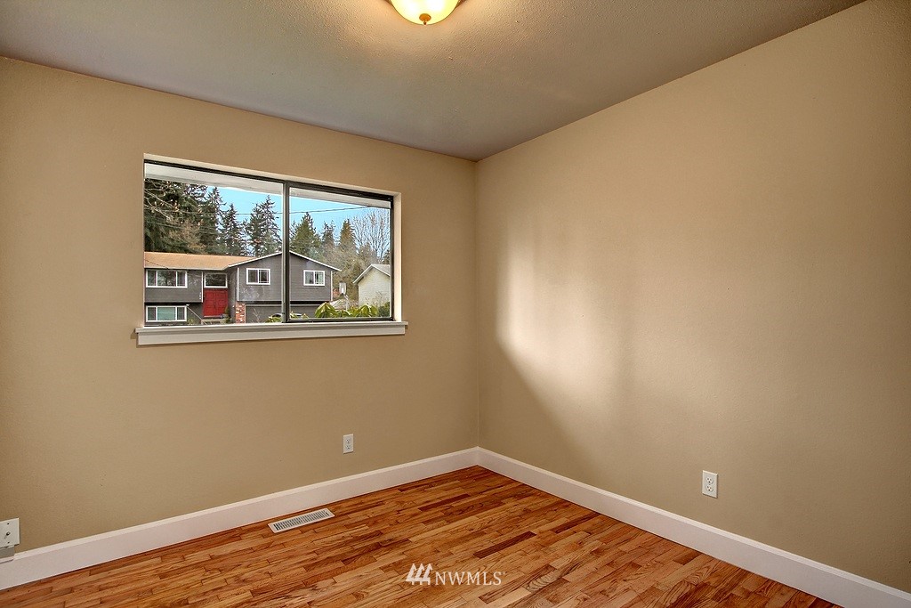 21615 2nd Avenue Southeast Bothell, WA 98021 - Photo 11 of 18
