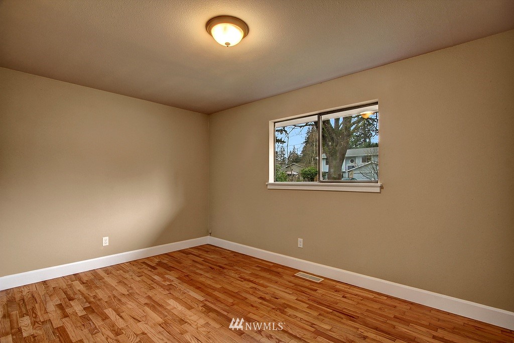 21615 2nd Avenue Southeast Bothell, WA 98021 - Photo 12 of 18