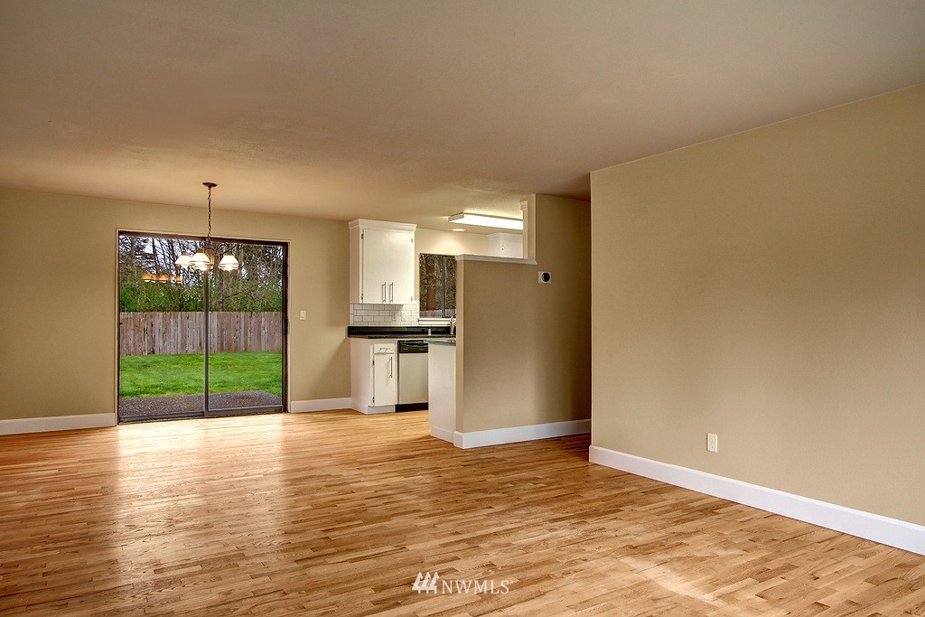21615 2nd Avenue Southeast Bothell, WA 98021 - Photo 8 of 18