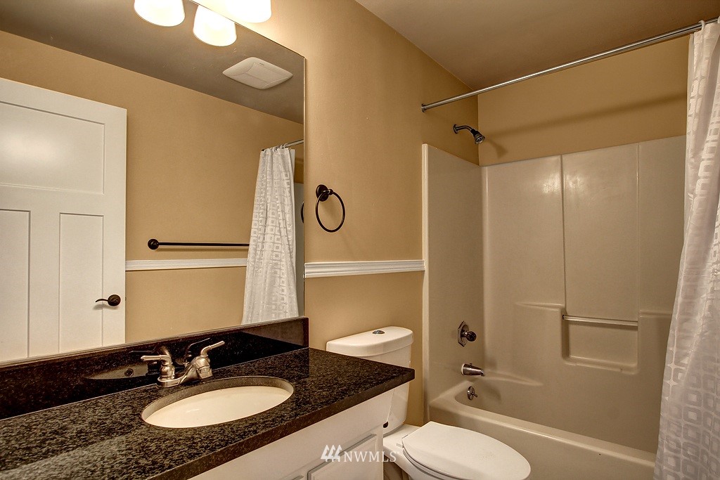 21615 2nd Avenue Southeast Bothell, WA 98021 - Photo 9 of 18