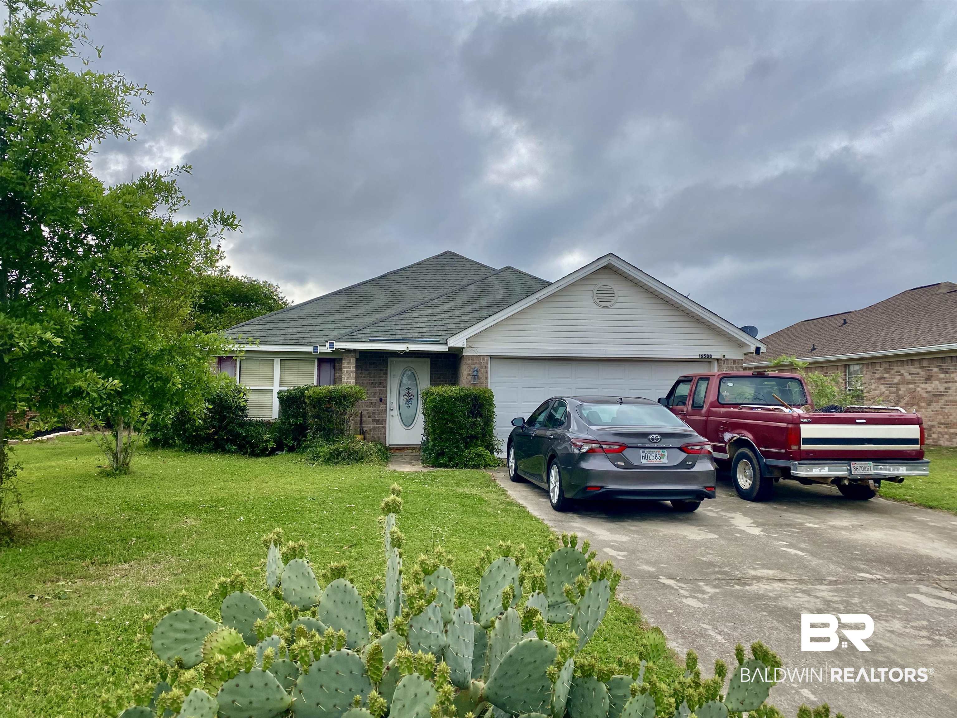 16588 Sugar Loop Foley, AL 36535 - Photo 2 of 9