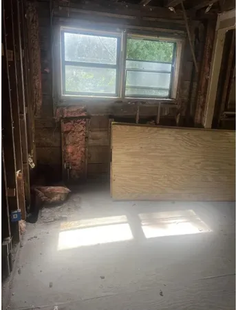 a view of empty room with window