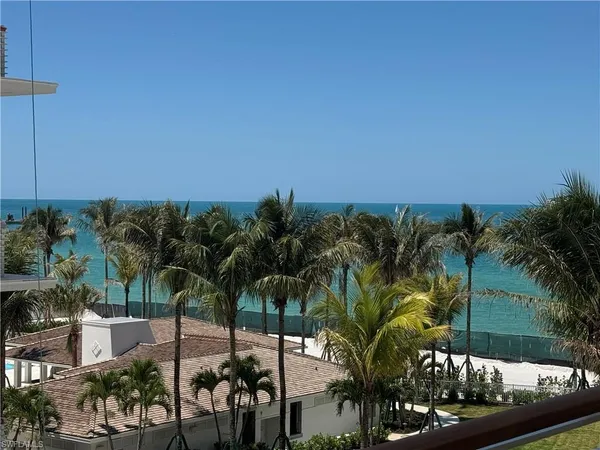 $12,995,000 | 901 Gulf Shore Boulevard North, Unit C304, Naples, FL 34102