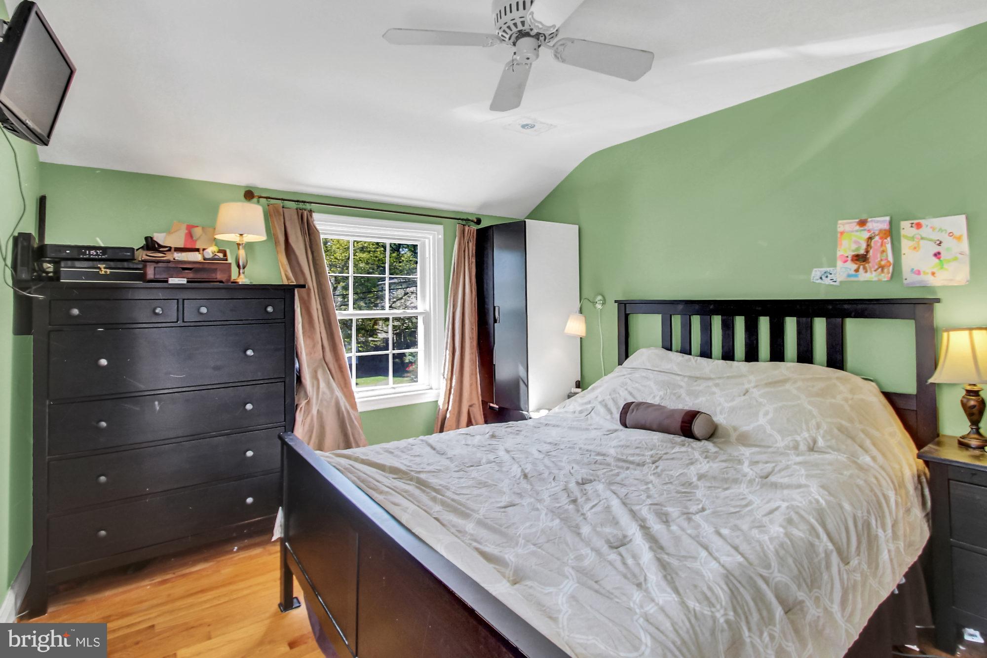 920 Litchfield Road Baltimore, MD 21239 - Photo 14 of 31 Master bedroom