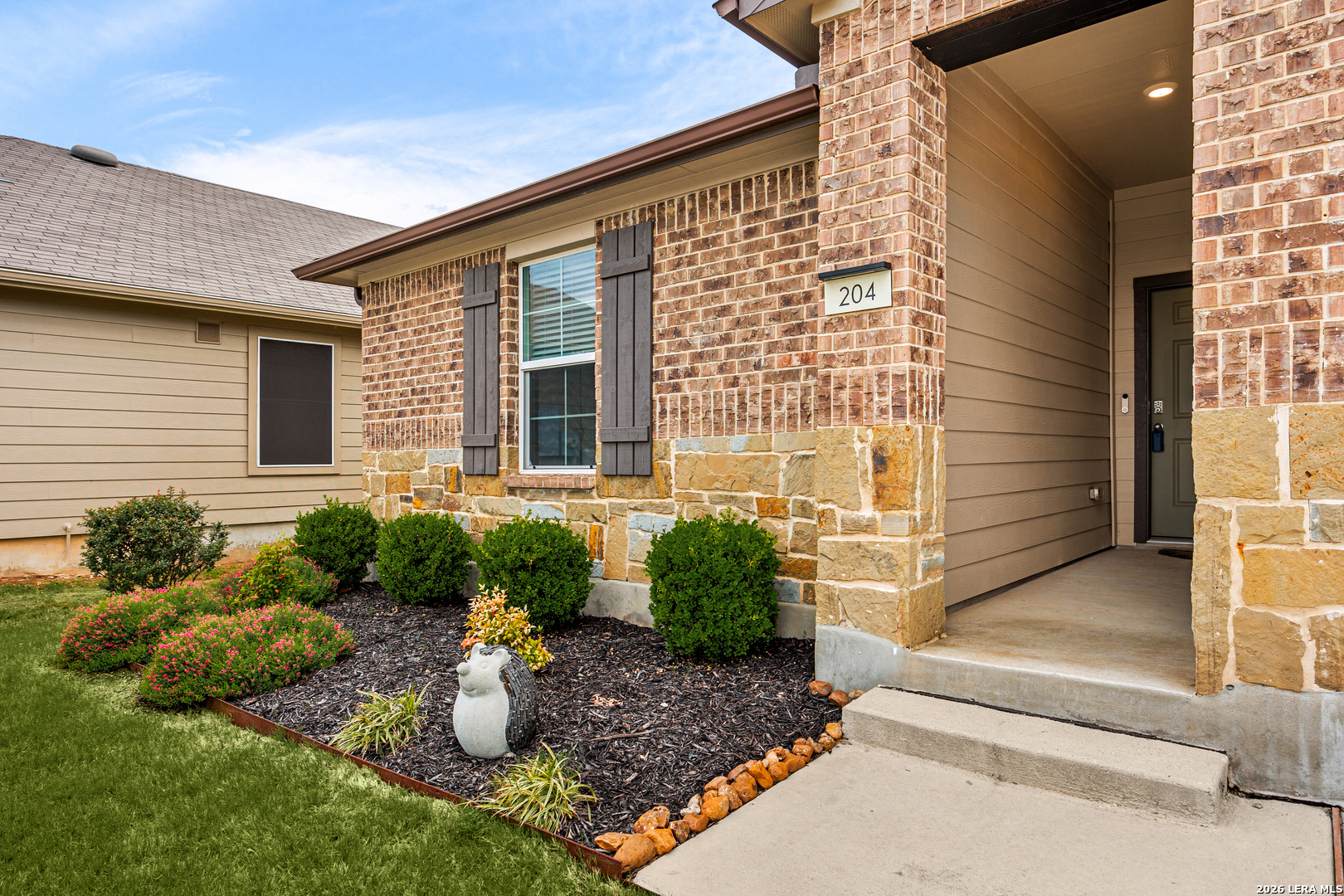 204 Yucca Seguin, TX 78155 - Photo 4 of 39