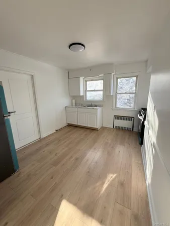 $2,900 | 165-25 Union Turnpike | Hillcrest