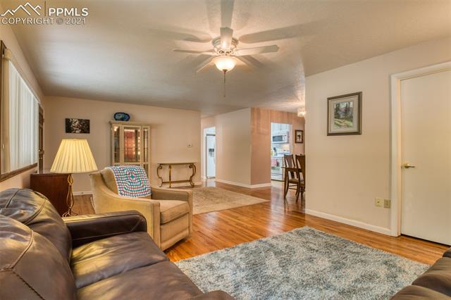 816 Valley Road Colorado Springs, CO 80904 - Photo 9 of 33
