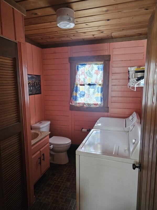 4400 Mechanic Road Hillsdale, MI 49242 - Photo 21 of 23 Main half bath and laundry