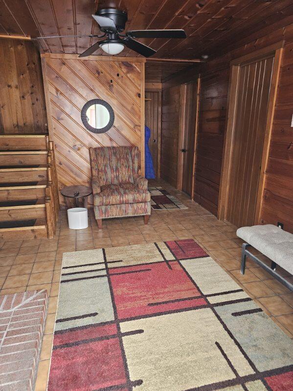 4400 Mechanic Road Hillsdale, MI 49242 - Photo 8 of 23 lower sitting area