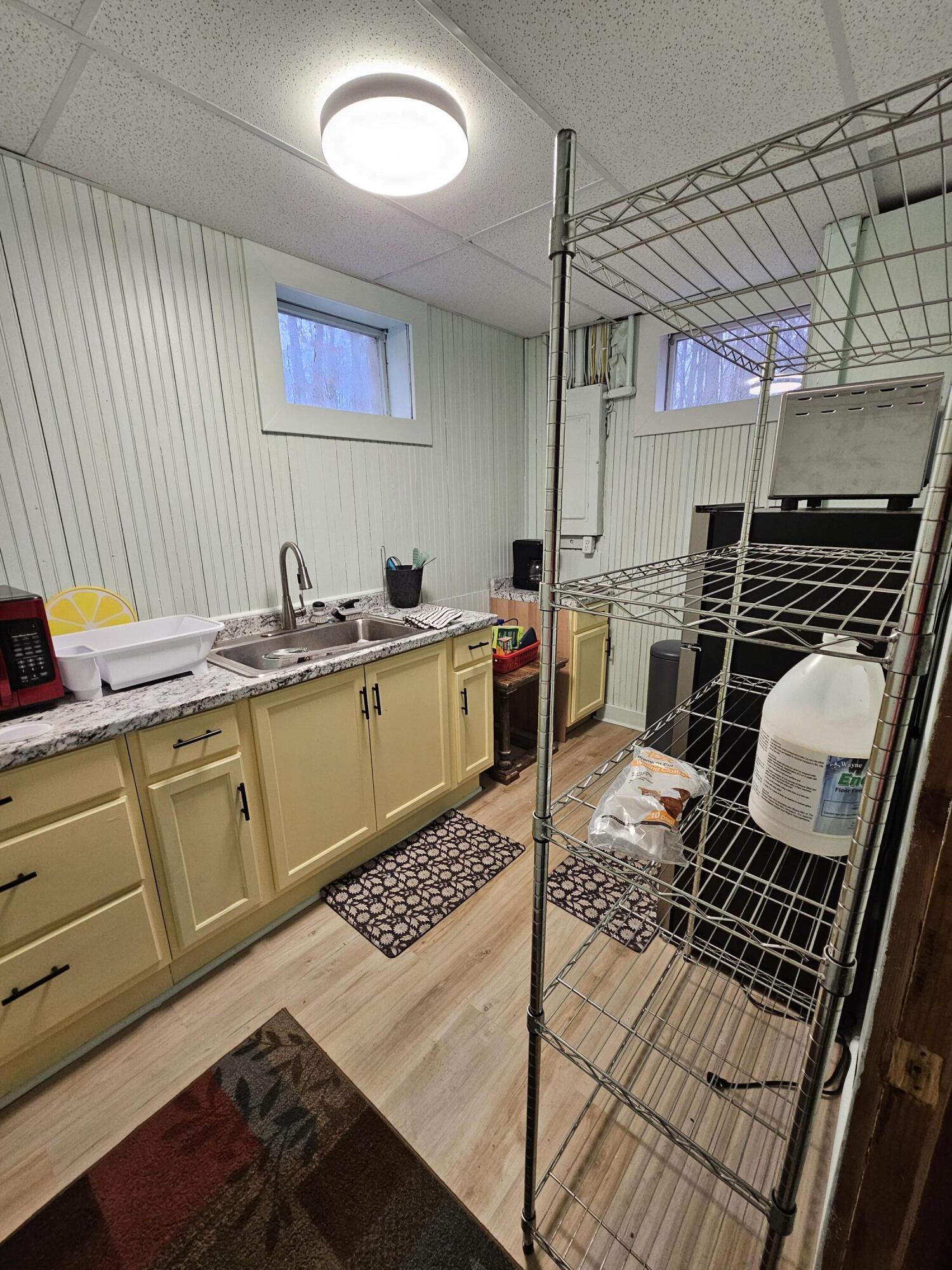 4400 Mechanic Road Hillsdale, MI 49242 - Photo 10 of 23 Kitchenette